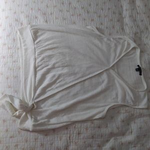 Summer Sale Cable and Gauge xl white v cut top